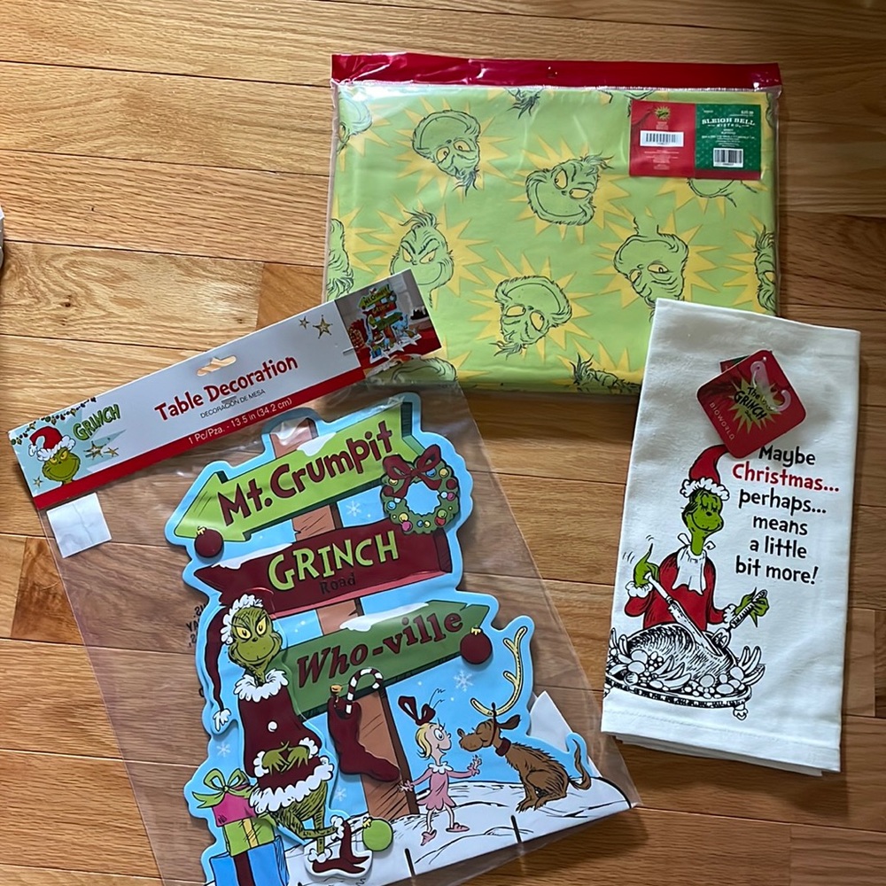 Dr. Seuss the Grinch Vinyl Table Cloth, Table Decoration, & Kitchen Towel